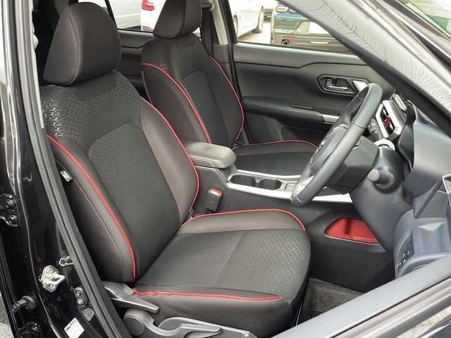 トヨタ ライズ Z 佐賀県 2023(令5)年 3万km ブラックマイカメタリック 社外ナビ(MDV-S810L)/Bluetooth/CD/DVD/USB/フルセグTV/アラウンドビューモニター/トヨタセーフティセンス/・追従機能付きクルーズコントロール/・衝突軽減システム/・レーンキープアシスト/・クリアランスソナー/・前後コーナーセンサー/・ブレーキホールド/LEDオートライト／オートマチックハイビーム/オートエアコン/前席シートヒーター/布系シート/ETC/スペアキー/保証書/取扱説明書/点検記録簿(R5)