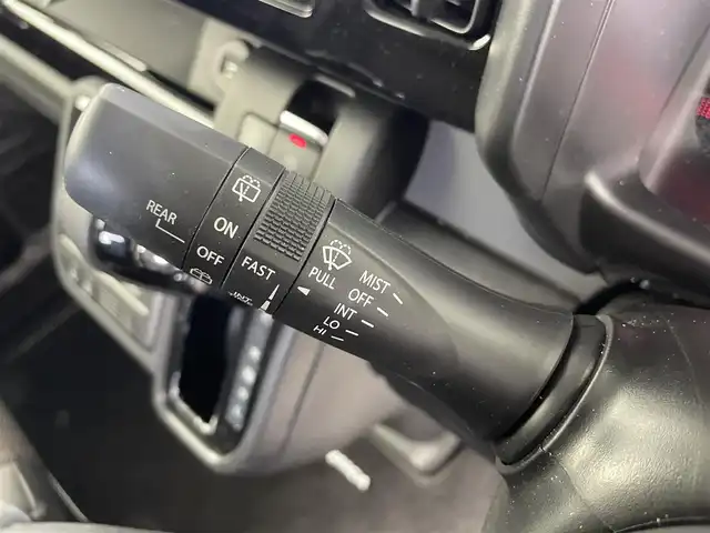 スズキ スペーシア カスタム HYBRID XS 富山県 2025(令7)年 0.8万km ピュアホワイトパール/ブラック2トーン 純正ナビ（AM/FM/BT/USB/フルセグ）/全方位カメラ/ドライブレコーダー/ETC/両側パワースライドドア/ハーフレザーシート/シートヒーター/ハンドルヒーター/衝突被害軽減システム/レーダークルーズコントロール/レーンキープアシスト/コーナーセンサー/横滑り防止装置/ヘッドアップディスプレイ/オートホールド付電子パーキング/純正アルミホイール/純正フロアマット/ハンドルヒーター/革巻きステアリング/ステアリングスイッチ/オートLEDライト/フォグライト/スマートキー