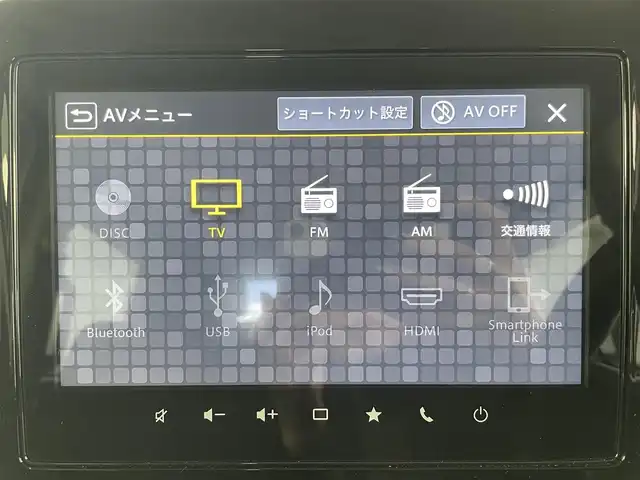 スズキ スペーシア カスタム HYBRID XS 富山県 2025(令7)年 0.8万km ピュアホワイトパール/ブラック2トーン 純正ナビ（AM/FM/BT/USB/フルセグ）/全方位カメラ/ドライブレコーダー/ETC/両側パワースライドドア/ハーフレザーシート/シートヒーター/ハンドルヒーター/衝突被害軽減システム/レーダークルーズコントロール/レーンキープアシスト/コーナーセンサー/横滑り防止装置/ヘッドアップディスプレイ/オートホールド付電子パーキング/純正アルミホイール/純正フロアマット/ハンドルヒーター/革巻きステアリング/ステアリングスイッチ/オートLEDライト/フォグライト/スマートキー