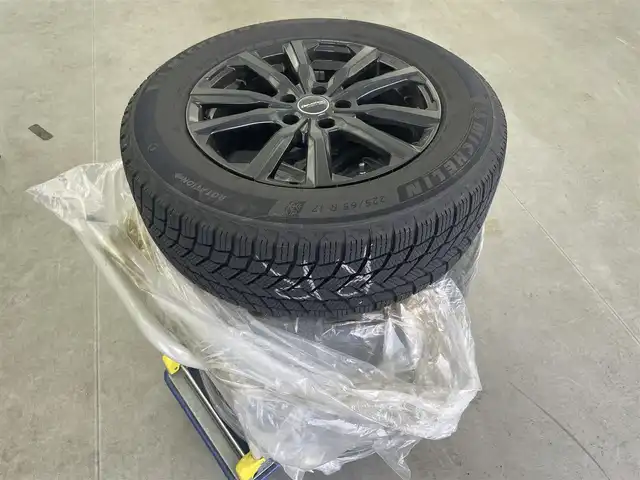 マツダ ＣＸ－８ XD スポーツアピアランス 富山県 2023(令5)年 3.7万km マシーングレープレミアムM サンルーフ/BOSEサウンド/純正10.25型ディスプレイオーディオ（AM/FM/BT/USB）/フルセグTV/全方位カメラ/ドライブレコーダー/ETC/レザーシート/D/N席パワーシート/D席メモリシート/全席シートヒーター/D/N席シートベンチレーション/ハンドルヒーター/ヘッドアップディスプレイ/ブラインドスポットモニター/衝突被害軽減システム/レーダークルーズコントロール/レーンキープアシスト/コーナーセンサー/横滑り防止装置/アイドリングストップ/純正アルミホイール/社外フロアマット/オートLEDライト/オートホールド付電子パーキング/革巻きステアリング/ステアリングスイッチ/スマートキー