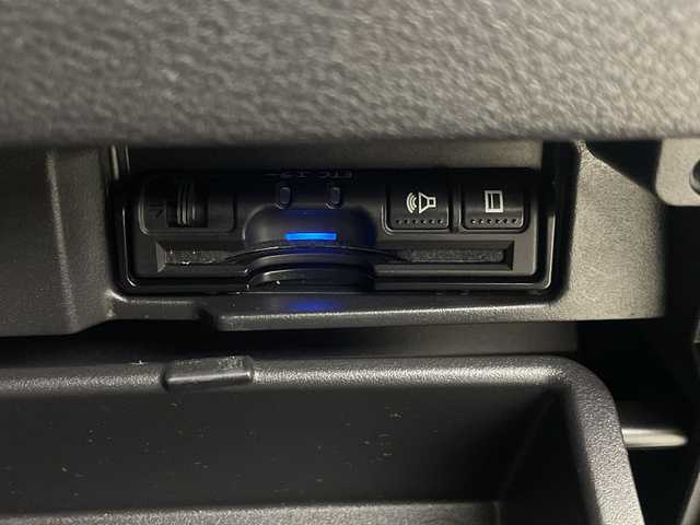 日産 セレナ e-パワー オーテック セーフティPKG 埼玉県 2019(令1)年 4.9万km ブリリアントホワイトパール 純正9インチナビ　MM518D-L/全方位カメラ/前後ドライブレコーダー/ETC/プロパイロット/自動駐車システム/車線逸脱警報/衝突軽減ブレーキ/標識認識機能/電子パーキングシステム/オートブレーキホールド/運転席・助手席シートヒーター/ステアリングヒーター/デジタルインナーミラー/プッシュスタート/ステアリングリモコン/両側パワースライドドア/純正フロアマット/純正ドアバイザー/純正15インチアルミホイール