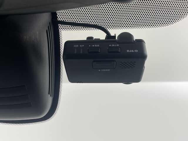 日産 セレナ e-パワー オーテック セーフティPKG 埼玉県 2019(令1)年 4.9万km ブリリアントホワイトパール 純正9インチナビ　MM518D-L/全方位カメラ/前後ドライブレコーダー/ETC/プロパイロット/自動駐車システム/車線逸脱警報/衝突軽減ブレーキ/標識認識機能/電子パーキングシステム/オートブレーキホールド/運転席・助手席シートヒーター/ステアリングヒーター/デジタルインナーミラー/プッシュスタート/ステアリングリモコン/両側パワースライドドア/純正フロアマット/純正ドアバイザー/純正15インチアルミホイール