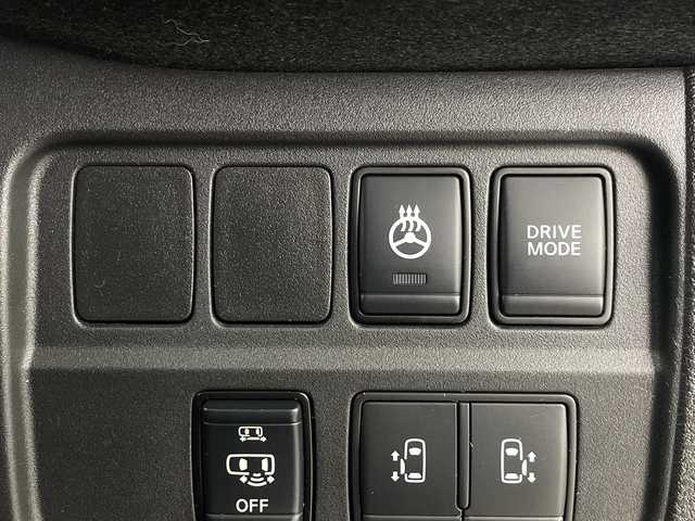 日産 セレナ e-パワー オーテック セーフティPKG 埼玉県 2019(令1)年 4.9万km ブリリアントホワイトパール 純正9インチナビ　MM518D-L/全方位カメラ/前後ドライブレコーダー/ETC/プロパイロット/自動駐車システム/車線逸脱警報/衝突軽減ブレーキ/標識認識機能/電子パーキングシステム/オートブレーキホールド/運転席・助手席シートヒーター/ステアリングヒーター/デジタルインナーミラー/プッシュスタート/ステアリングリモコン/両側パワースライドドア/純正フロアマット/純正ドアバイザー/純正15インチアルミホイール