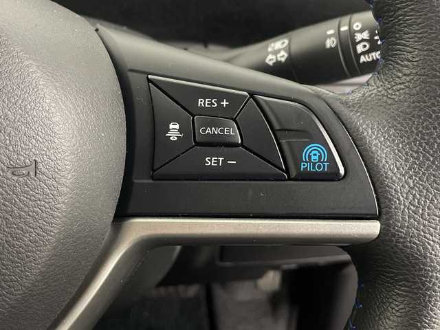 日産 セレナ e-パワー オーテック セーフティPKG 埼玉県 2019(令1)年 4.9万km ブリリアントホワイトパール 純正9インチナビ　MM518D-L/全方位カメラ/前後ドライブレコーダー/ETC/プロパイロット/自動駐車システム/車線逸脱警報/衝突軽減ブレーキ/標識認識機能/電子パーキングシステム/オートブレーキホールド/運転席・助手席シートヒーター/ステアリングヒーター/デジタルインナーミラー/プッシュスタート/ステアリングリモコン/両側パワースライドドア/純正フロアマット/純正ドアバイザー/純正15インチアルミホイール