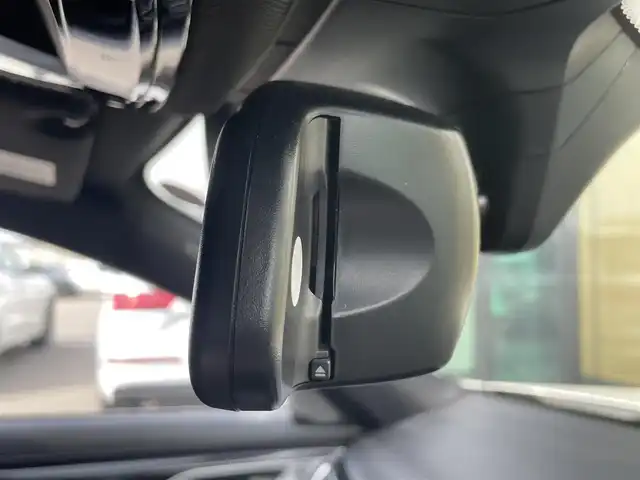ＢＭＷ ７４０ｄ xDrive Mスポーツ 石川県 2018(平30)年 6.5万km パール リアコンフォートパッケージ/4WD/エアサスペンション/純正20incAW/リアエンタテイメントシステム/純正メモリナビ/バック/フロント/サイド/全方位カメラ/フルセグTV/Bluetooth/CD/DVD/USB/Harman Kardonプレミアムサウンド/衝突軽減ブレーキ/ブラインドスポットモニター/オートクルーズコントロール/オートライト/オートマチックハイビーム/LEDヘッドライト/茶革シート/パワーシート(全席)/シートヒーター(全席)/ベンチレーション(全席)/ステアリングヒーター/ガラスサンルーフ/イージークローザードア/ビルトインETC(ミラー一体型)