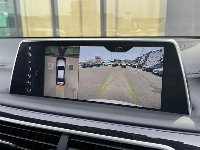 ＢＭＷ ７４０ｄ xDrive Mスポーツ 石川県 2018(平30)年 6.5万km パール リアコンフォートパッケージ/4WD/エアサスペンション/純正20incAW/リアエンタテイメントシステム/純正メモリナビ/バック/フロント/サイド/全方位カメラ/フルセグTV/Bluetooth/CD/DVD/USB/Harman Kardonプレミアムサウンド/衝突軽減ブレーキ/ブラインドスポットモニター/オートクルーズコントロール/オートライト/オートマチックハイビーム/LEDヘッドライト/茶革シート/パワーシート(全席)/シートヒーター(全席)/ベンチレーション(全席)/ステアリングヒーター/ガラスサンルーフ/イージークローザードア/ビルトインETC(ミラー一体型)