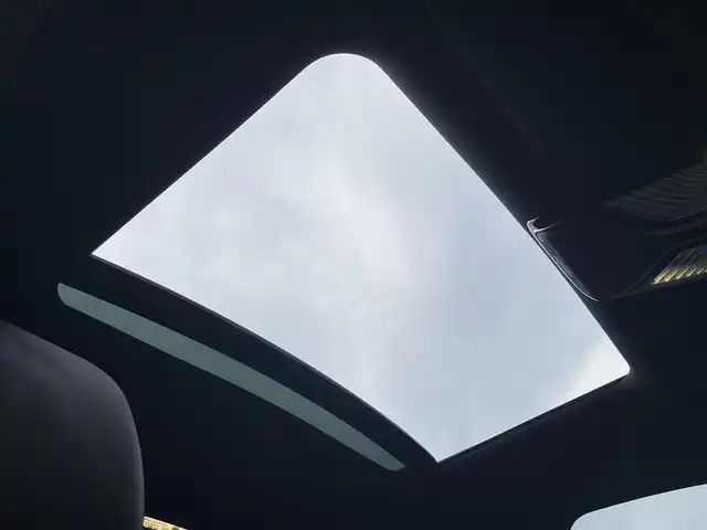 ＢＭＷ ７４０ｄ xDrive Mスポーツ 石川県 2018(平30)年 6.5万km パール リアコンフォートパッケージ/4WD/エアサスペンション/純正20incAW/リアエンタテイメントシステム/純正メモリナビ/バック/フロント/サイド/全方位カメラ/フルセグTV/Bluetooth/CD/DVD/USB/Harman Kardonプレミアムサウンド/衝突軽減ブレーキ/ブラインドスポットモニター/オートクルーズコントロール/オートライト/オートマチックハイビーム/LEDヘッドライト/茶革シート/パワーシート(全席)/シートヒーター(全席)/ベンチレーション(全席)/ステアリングヒーター/ガラスサンルーフ/イージークローザードア/ビルトインETC(ミラー一体型)