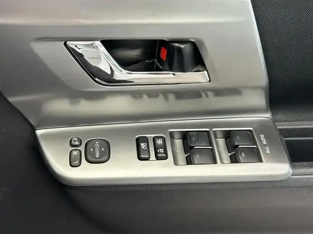 トヨタ ヴォクシー ZS 煌Z 鹿児島県 2013(平25)年 11.7万km ホワイトパールクリスタルシャイン アルパインナビ/(フルセグ/Bluetooth/DVD/CD)/前後ドライブレコーダー/後席モニター/バックカメラ/ＥＴＣ/両側パワースライドドア/純正アルミホイール/純正フロアマット/フロントフォグランプ/ドアバイザー/スマートキー/プッシュスタート