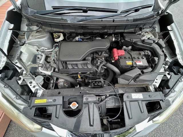 日産 エクストレイル 20X エマージェンシーブレーキ 茨城県 2015(平27)年 11.1万km シルバー 純正ＳＤナビ　/-BT/AM/FM/CD/フルセグTV/ＥＴＣ　/バックカメラ　/D席N席シートヒーター　/コーナーセンサー前後　/ＬＥＤヘッドライト　/オートライト　/純正アルミホイール　/ダウンヒルアシストコントロール　/ルーフレール　/アイドリングストップ/純正フロアマット/パワーステアリング/禁煙車