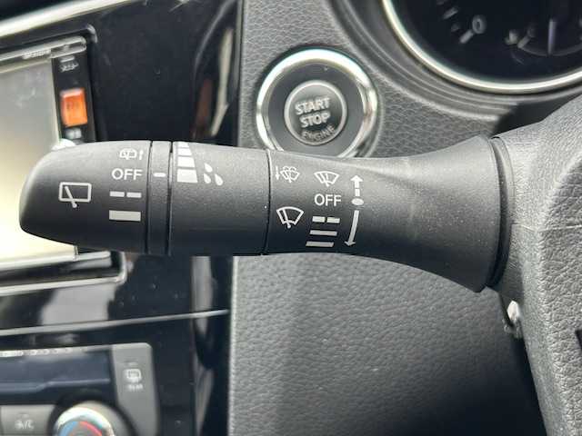 日産 エクストレイル 20X エマージェンシーブレーキ 茨城県 2015(平27)年 11.1万km シルバー 純正ＳＤナビ　/-BT/AM/FM/CD/フルセグTV/ＥＴＣ　/バックカメラ　/D席N席シートヒーター　/コーナーセンサー前後　/ＬＥＤヘッドライト　/オートライト　/純正アルミホイール　/ダウンヒルアシストコントロール　/ルーフレール　/アイドリングストップ/純正フロアマット/パワーステアリング/禁煙車