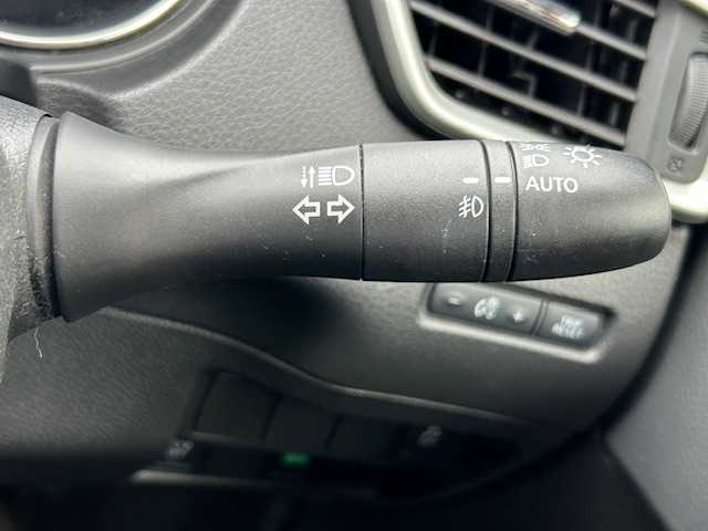 日産 エクストレイル 20X エマージェンシーブレーキ 茨城県 2015(平27)年 11.1万km シルバー 純正ＳＤナビ　/-BT/AM/FM/CD/フルセグTV/ＥＴＣ　/バックカメラ　/D席N席シートヒーター　/コーナーセンサー前後　/ＬＥＤヘッドライト　/オートライト　/純正アルミホイール　/ダウンヒルアシストコントロール　/ルーフレール　/アイドリングストップ/純正フロアマット/パワーステアリング/禁煙車