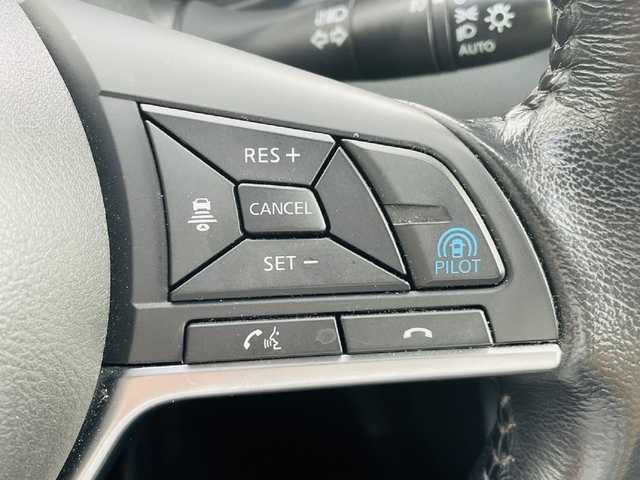 日産 エクストレイル 20Xi 熊本県 2019(平31)年 4.9万km ブリリアントホワイトパール ワンオーナー車/保証書・取説有り/純正SDナビＤＴＶ（MM318D-W）/・CD/DVD/フルセグ/BT/USB/MS/ipod/アラウンドビューカメラ/デジタルインナーミラー/カプロンシート/・シートヒーター/ETC/LEDヘッドライト/パワーバックドア/AUTOHOLD/プロパイロット/・車間距離維持支援/・車線中央維持支援/・ナビリンク機能/・プロパイロットパーキング/エマージェンシーブレーキ/ルーフレール/ウィンカードアミラー/マット/インテリキー/スペアキー×1本