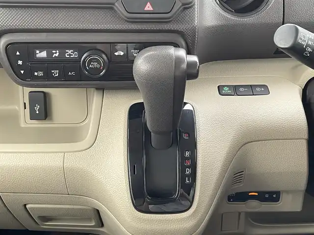 ホンダ Ｎ ＢＯＸ G ホンダセンシング 佐賀県 2019(令1)年 7万km クリスタルブラックパール 純正メモリーナビゲーション/・フルセグTV/CD/DVD/SD/USB/Bluetooth/バックカメラ/ビルトインETC/両側スライドドア/ISOFIX対応/ステアリングリモコン/純正LEDヘッドライト/・オートマチックハイビーム/純正フロアマット/取扱説明書/スペアキー１本/ホンダセンシング/・アダプディブクルーズコントロール/・衝突被害軽減ブレーキ/・先行車発進お知らせ機能/・路外逸脱抑制機能/・標識認識機能