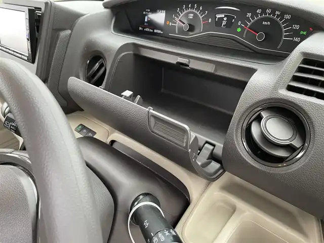 ホンダ Ｎ ＢＯＸ G ホンダセンシング 佐賀県 2019(令1)年 7万km クリスタルブラックパール 純正メモリーナビゲーション/・フルセグTV/CD/DVD/SD/USB/Bluetooth/バックカメラ/ビルトインETC/両側スライドドア/ISOFIX対応/ステアリングリモコン/純正LEDヘッドライト/・オートマチックハイビーム/純正フロアマット/取扱説明書/スペアキー１本/ホンダセンシング/・アダプディブクルーズコントロール/・衝突被害軽減ブレーキ/・先行車発進お知らせ機能/・路外逸脱抑制機能/・標識認識機能