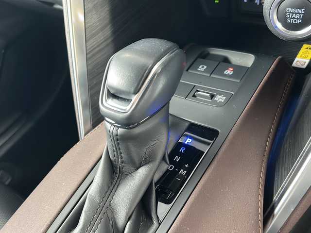 トヨタ ハリアー Z レザーパッケージ 岐阜県 2020(令2)年 3.2万km ホワイトパールクリスタルシャイン ワンオーナー/JBLプレミアムサウンド/デジタルインナーミラー/レザーシート/電動リアゲート/ETC2.0/レーダー（ZERO808LV）/純正メーカーマルチ12.3インチナビ/（フルセグ、AM、FM、BT、USB、Miracast)/バックカメラ/レーダークルーズコントロール/プリクラッシュセーフティ/ブラインドスポットモニター/レーントレーニングアシスト/リアクロストラフィックアラート/パーキングサポートブレーキ/先行車発進お知らせ機能/アダプティクハイビームシステム/ロードサインアシスト/ヘッドアップディスプレイ/クリアランスソナー/革巻きステアリング/ステアリングスイッチ/ステアリングヒーター/パワーシート/シートヒーター/ベンチレーション/置くだけ充電/電動パーキングブレーキ/オートホールド/ISOFIX/LEDヘッドライト/フォグライト/純正ドアバイザー／マット/スマートキー×２/プッシュスタート