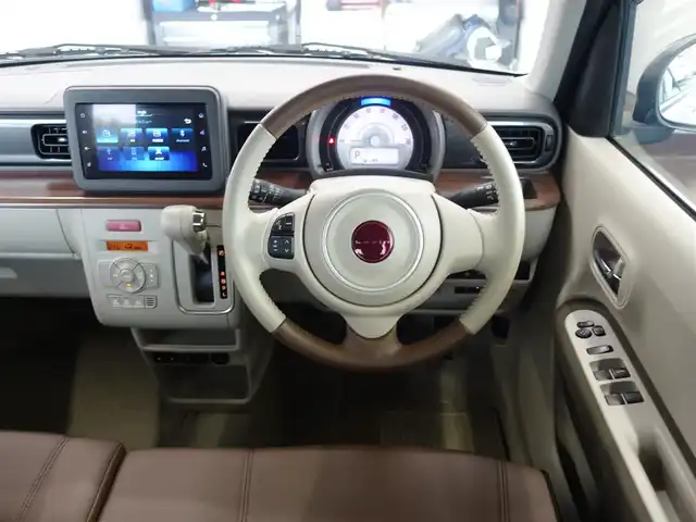 スズキ ラパン ＬＣ X 静岡県 2022(令4)年 1.7万km フォーンベージュメタリック/アーバンブラウン 2トーン ワンオーナー／禁煙車/走行距離17千キロ/フォーンベージュメタリック／アーバンブラウン　2トーン/スズキセーフティサポート/　・デュアルカメラブレーキサポート/　・誤発進抑制機能/　・車線逸脱抑制機能/　・ふらつき警報/　・先行車発進のお知らせ/　・ハイビームアシスト/　・標識認識機能/　・後退時ブレーキサポート/　・後方誤発進抑制機能/　・リアパーキングセンサー/メーカー純正ディスプレイオーディオ/　AM.FM/BT/USB/ミラキャスト/バックカメラ/ビルトインETC/革巻きステアリング/ステアリングリモコン/純正前後ドライブレコーダー/ハーフレザーシート/前席シートヒーター/プッシュスタート／スマートキー/純正ドアバイザー／フロアマット/取扱説明書／保証書