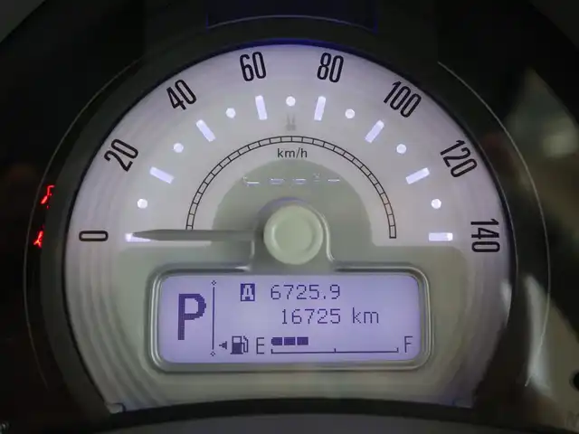 スズキ ラパン ＬＣ X 静岡県 2022(令4)年 1.7万km フォーンベージュメタリック/アーバンブラウン 2トーン ワンオーナー／禁煙車/走行距離17千キロ/フォーンベージュメタリック／アーバンブラウン　2トーン/スズキセーフティサポート/　・デュアルカメラブレーキサポート/　・誤発進抑制機能/　・車線逸脱抑制機能/　・ふらつき警報/　・先行車発進のお知らせ/　・ハイビームアシスト/　・標識認識機能/　・後退時ブレーキサポート/　・後方誤発進抑制機能/　・リアパーキングセンサー/メーカー純正ディスプレイオーディオ/　AM.FM/BT/USB/ミラキャスト/バックカメラ/ビルトインETC/革巻きステアリング/ステアリングリモコン/純正前後ドライブレコーダー/ハーフレザーシート/前席シートヒーター/プッシュスタート／スマートキー/純正ドアバイザー／フロアマット/取扱説明書／保証書