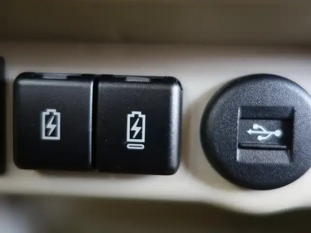 スズキ ラパン ＬＣ X 静岡県 2022(令4)年 1.7万km フォーンベージュメタリック/アーバンブラウン 2トーン ワンオーナー／禁煙車/走行距離17千キロ/フォーンベージュメタリック／アーバンブラウン　2トーン/スズキセーフティサポート/　・デュアルカメラブレーキサポート/　・誤発進抑制機能/　・車線逸脱抑制機能/　・ふらつき警報/　・先行車発進のお知らせ/　・ハイビームアシスト/　・標識認識機能/　・後退時ブレーキサポート/　・後方誤発進抑制機能/　・リアパーキングセンサー/メーカー純正ディスプレイオーディオ/　AM.FM/BT/USB/ミラキャスト/バックカメラ/ビルトインETC/革巻きステアリング/ステアリングリモコン/純正前後ドライブレコーダー/ハーフレザーシート/前席シートヒーター/プッシュスタート／スマートキー/純正ドアバイザー／フロアマット/取扱説明書／保証書