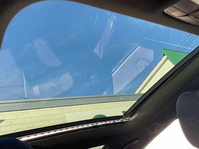 メルセデス・ベンツ Ｃ２２０ｄ ワゴン ローレウスエディション 静岡県 2017(平29)年 7.8万km ダイヤモンドホワイト /純正ナビ/地デジTV//純正CD/DVD/Bluetooth//バックカメラ//サンルーフ//レザーシート//シートヒーター//パワーバックドア//純正18インチAW//LEDヘッドライト//キーレスゴー//スマートキー//スペアキー//保証書//取説