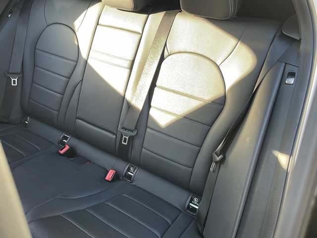 メルセデス・ベンツ Ｃ２２０ｄ ワゴン ローレウスエディション 静岡県 2017(平29)年 7.8万km ダイヤモンドホワイト /純正ナビ/地デジTV//純正CD/DVD/Bluetooth//バックカメラ//サンルーフ//レザーシート//シートヒーター//パワーバックドア//純正18インチAW//LEDヘッドライト//キーレスゴー//スマートキー//スペアキー//保証書//取説