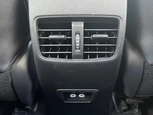 トヨタ カローラ クロス ハイブリッド Z 福岡県 2024(令6)年 0.1万km プラチナホワイトパールマイカ ワンオーナー/純正メーカーナビ/（Bluetooth対応/フルセグTV/AM/FM）/サンルーフ/レーダークルーズコントロール/ブラインドスポットモニター/360度カメラ/バックカメラ/前席シートヒーター/置くだけ充電/パワーバックドア/ルーフレール/ビルトインETC/純正フロアマット/純正アルミホイール/プッシュスタート/ハーフレザー/保証書/取扱説明書/スペアキー/スマートキー