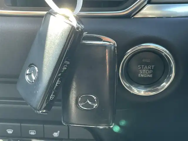 マツダ ＣＸ－５ XD エクスクルーシブモード 千葉県 2020(令2)年 6.1万km スノーフレイクホワイトパールマイカ レザーシート/BOSEサウンドシステム/360°カメラ/マツダコネクトナビ/前席パワーシート/前席シートヒーター/前席シートベンチレーション/パワーバックドア/衝突軽減ブレーキ/レーンキープアシスト/ブラインドスポットモニター/オートマチックハイビーム/アダプティブクルーズコントロール/ヘッドアップディスプレイ/前後コーナーセンサー/スマートキー/パドルシフト/社外17インチアルミホイール(純正ホイール車載)/社外前後ドライブレコーダー【ZDR-015】/純正ETC2.0/本革巻きステアリング/ドアバイザー/サイド＆カーテンエアバッグ/新車時保証書＆取扱説明書
