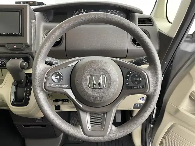 ホンダ Ｎ ＢＯＸ G ホンダセンシング 道央・札幌 2020(令2)年 5.1万km ルナシルバーM ・ワンオーナー/・４WD/・社外ナビ/・バックカメラ/・ビルトインETC/・前後ドラレコ/・ホンダセンシング/・レーダークルーズコントロール/・レーンキープアシスト/・オートハイビーム/・クリアランスソナー/・前席シートヒーター/・両側スライドドア/・LEDヘッドライト/・オートライト/・プッシュスタート/・スマートキー/・フロアマット/・ドアバイザー/・保証書/・取説