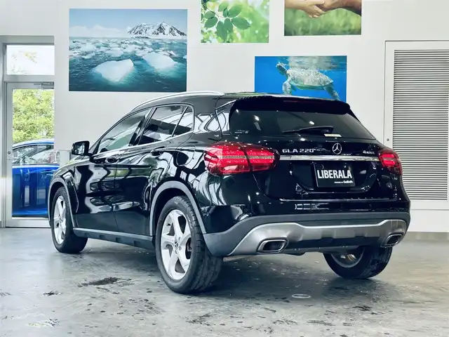 メルセデス・ベンツ ＧＬＡ２２０ 4マチック 大阪府 2019(令1)年 4.9万km コスモスブラック プレミアムP/レーダーセーフティP/サンルーフ/ハーマンカードン/黒革/メモリ付きパワーシート/シートヒーター/純正ナビ/TV/バックカメラ/applecarplay/純正18インチAW/LEDヘッドライト/電動リアゲート/ACC/ブラインドスポット
