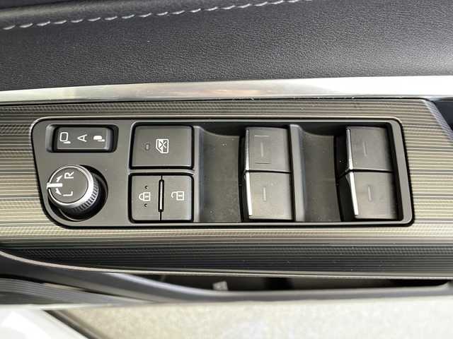 トヨタ ハリアー ハイブリッド Z 長野県 2024(令6)年 1.4万km プラチナホワイトパールマイカ 4WD/調光パノラマルーフ/寒冷地仕様/純正ナビ/（フルセグ/Bluetooth/USB/AM/FM)/全方位モニター/JBLサウンド/衝突軽減ブレーキ/車線逸脱防止/レーダークルーズコントロール/前後コーナーセンサー/ETC2.0/ブラインドスポットモニター/パワーバックドア/デジタルインナーミラー/D席パワーシート/前後ドライブレコーダー（TZ-PR210)/革巻きステアリング/取扱説明書