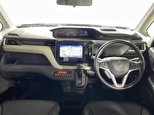 スズキ ソリオ HV MZ 沖縄県 2021(令3)年 2.9万km スピーディーブルーM 禁煙車　/ワンオーナー　/純正９インチナビ　TVキャンセラー付き/（フルセグＴＶ　ＣＤ　ＤＶＤ　Ｂｌｕｅｔｏｏｔｈ）/全方位カメラ　/ＨＵＤ（ヘッドアップディスプレイ）/デュアルブレーキサポート　/コーナーセンサー/両側パワースライドドア　/全方位ドライブレコーダー　/ビルトインＥＴＣ/クルーズコントロール/ステアリングスイッチ/革調シートカバー/投影ドアカーテシランプ