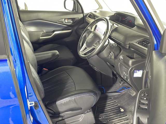 スズキ ソリオ HV MZ 沖縄県 2021(令3)年 2.9万km スピーディーブルーM 禁煙車　/ワンオーナー　/純正９インチナビ　TVキャンセラー付き/（フルセグＴＶ　ＣＤ　ＤＶＤ　Ｂｌｕｅｔｏｏｔｈ）/全方位カメラ　/ＨＵＤ（ヘッドアップディスプレイ）/デュアルブレーキサポート　/コーナーセンサー/両側パワースライドドア　/全方位ドライブレコーダー　/ビルトインＥＴＣ/クルーズコントロール/ステアリングスイッチ/革調シートカバー/投影ドアカーテシランプ