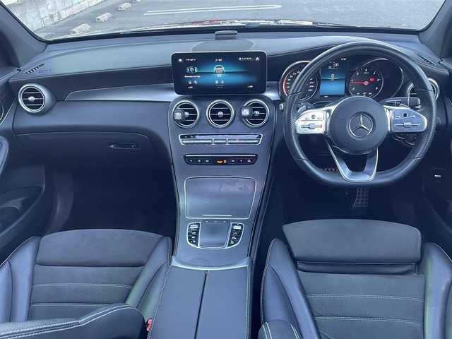 メルセデス・ベンツ ＧＬＣ２２０ d 4マチック AMGライン 大阪府 2020(令2)年 7.9万km オブシディアンブラック ワンオーナー/純正１０．３インチナビ/（フルセグ／ＢＴ）/サンルーフ/レーダークルーズコントロール/全方位モニター/ブラインドスポットモニター/パドルシフト/コーナーセンサー/衝突軽減システム/レーンキープアシスト/電動リアゲート/ハーフレザー（ブラック）/前席パワーシート/前席メモリーシート/全席シートヒーター/前後ドライブレコーダー/ETC2.0/純正19インチAW/保証書/取り扱い説明書/スペアキー