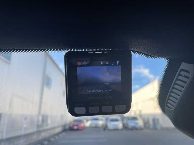 メルセデス・ベンツ ＧＬＣ２２０ d 4マチック AMGライン 大阪府 2020(令2)年 7.9万km オブシディアンブラック ワンオーナー/純正１０．３インチナビ/（フルセグ／ＢＴ）/サンルーフ/レーダークルーズコントロール/全方位モニター/ブラインドスポットモニター/パドルシフト/コーナーセンサー/衝突軽減システム/レーンキープアシスト/電動リアゲート/ハーフレザー（ブラック）/前席パワーシート/前席メモリーシート/全席シートヒーター/前後ドライブレコーダー/ETC2.0/純正19インチAW/保証書/取り扱い説明書/スペアキー