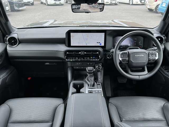トヨタ ランドクルーザー ２５０ VX 茨城県 2024(令6)年 1.1万km ブラック ワンオーナー/サンルーフ/12.3インチディスプレイオーディオ＆ナビ機能有/(BT・ラジオ再生・Applecarplay)/レーダークルーズコントロール/レーンアシスト/プリクラッシュセーフティ/本革レザーシート/シートベンチレーション/パワーシート/アラウンドビューカメラ/ビルトインETC/ドライブレコーダー/オートライト/LEDヘッドライト/純正18inアルミホイール/フロアマット/スマートキー/スペアキー/取扱説明書/保証書