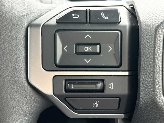 トヨタ ランドクルーザー ２５０ VX 茨城県 2024(令6)年 1.1万km ブラック ワンオーナー/サンルーフ/12.3インチディスプレイオーディオ＆ナビ機能有/(BT・ラジオ再生・Applecarplay)/レーダークルーズコントロール/レーンアシスト/プリクラッシュセーフティ/本革レザーシート/シートベンチレーション/パワーシート/アラウンドビューカメラ/ビルトインETC/ドライブレコーダー/オートライト/LEDヘッドライト/純正18inアルミホイール/フロアマット/スマートキー/スペアキー/取扱説明書/保証書