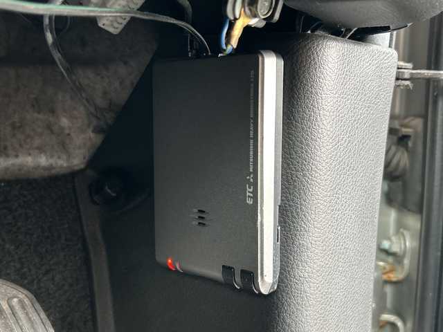 日産 セレナ 20S 秋田県 2009(平21)年 17.1万km ブリリアントシルバー ・リモコンキー/・バックカメラ/・ＥＴＣ/・オートライト/・純正メモリナビ/　ＣＤ，ＤＶＤ再生機能有/・両側スライドドア/・３列シート/・ＣＬＥＡＮ　ＩＯＮ/・純正フロアマット/・オートエアコン/・ドアバイザー/・リモコンキー/・夏タイヤ積込