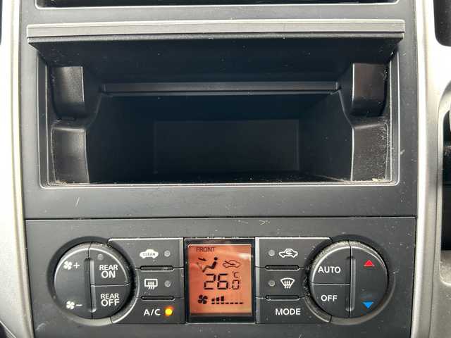 日産 セレナ 20S 秋田県 2009(平21)年 17.1万km ブリリアントシルバー ・リモコンキー/・バックカメラ/・ＥＴＣ/・オートライト/・純正メモリナビ/　ＣＤ，ＤＶＤ再生機能有/・両側スライドドア/・３列シート/・ＣＬＥＡＮ　ＩＯＮ/・純正フロアマット/・オートエアコン/・ドアバイザー/・リモコンキー/・夏タイヤ積込