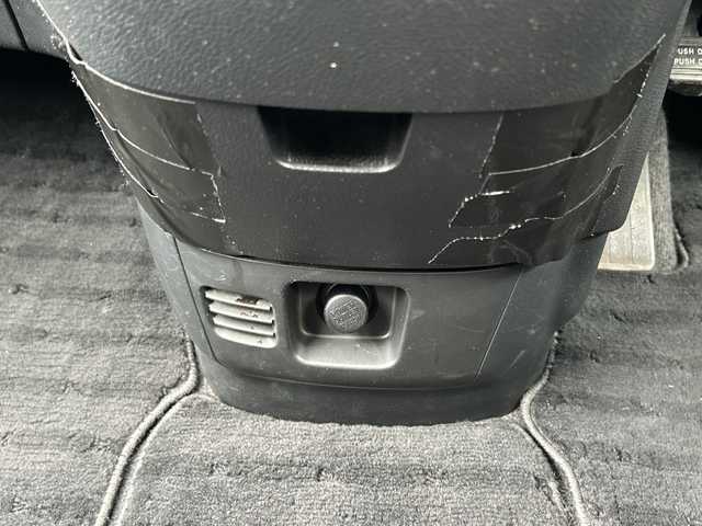 日産 セレナ 20S 秋田県 2009(平21)年 17.1万km ブリリアントシルバー ・リモコンキー/・バックカメラ/・ＥＴＣ/・オートライト/・純正メモリナビ/　ＣＤ，ＤＶＤ再生機能有/・両側スライドドア/・３列シート/・ＣＬＥＡＮ　ＩＯＮ/・純正フロアマット/・オートエアコン/・ドアバイザー/・リモコンキー/・夏タイヤ積込