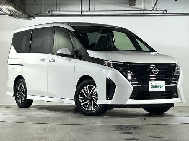 日産 セレナ ハイウェイスター V 広島県 2023(令5)年 2.8万km プリズムホワイト 禁煙/エマージェンシーブレーキ/車線逸脱警報/プロパイロット/ふらつき警報/踏み間違え防止/標識認識/先行車発進告知/コーナーセンサー/BSW/純正９型ナビ（MM222D-L）/・フルセグ/Bluetooth/SD/アラウンドビューモニター/純正フリップダウンモニター/両側パワースライドドア/革巻きステアリング/パドルシフト/LEDヘッドライト/フォグランプ/オートライト/電動パーキングブレーキ/オートホールド/ヘッドライトレベライザー/スマートキー/プッシュスタート/スペアキー/ドライブレコーダー（DC-XR2）/ETC/純正１６インチアルミホイール