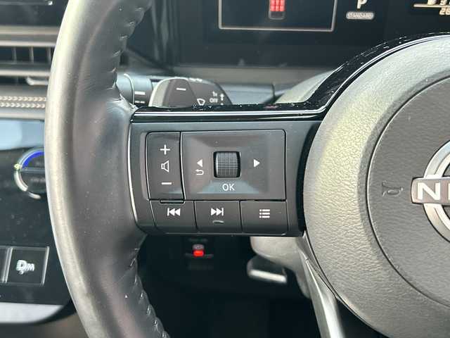 日産 セレナ ハイウェイスター V 広島県 2023(令5)年 2.8万km プリズムホワイト 禁煙/エマージェンシーブレーキ/車線逸脱警報/プロパイロット/ふらつき警報/踏み間違え防止/標識認識/先行車発進告知/コーナーセンサー/BSW/純正９型ナビ（MM222D-L）/・フルセグ/Bluetooth/SD/アラウンドビューモニター/純正フリップダウンモニター/両側パワースライドドア/革巻きステアリング/パドルシフト/LEDヘッドライト/フォグランプ/オートライト/電動パーキングブレーキ/オートホールド/ヘッドライトレベライザー/スマートキー/プッシュスタート/スペアキー/ドライブレコーダー（DC-XR2）/ETC/純正１６インチアルミホイール