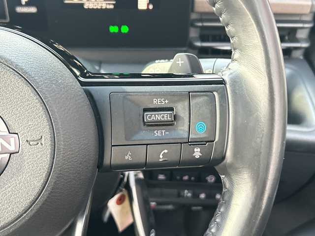 日産 セレナ ハイウェイスター V 広島県 2023(令5)年 2.8万km プリズムホワイト 禁煙/エマージェンシーブレーキ/車線逸脱警報/プロパイロット/ふらつき警報/踏み間違え防止/標識認識/先行車発進告知/コーナーセンサー/BSW/純正９型ナビ（MM222D-L）/・フルセグ/Bluetooth/SD/アラウンドビューモニター/純正フリップダウンモニター/両側パワースライドドア/革巻きステアリング/パドルシフト/LEDヘッドライト/フォグランプ/オートライト/電動パーキングブレーキ/オートホールド/ヘッドライトレベライザー/スマートキー/プッシュスタート/スペアキー/ドライブレコーダー（DC-XR2）/ETC/純正１６インチアルミホイール