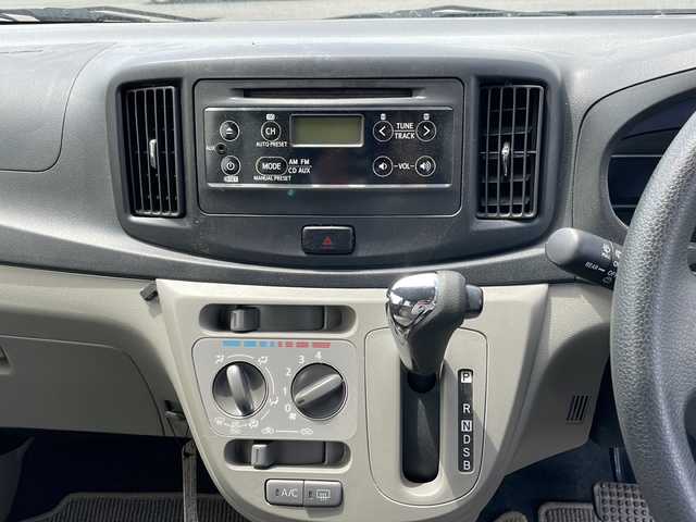 ダイハツ ミラ イース Xf スマートセレクションSA 岩手県 2014(平26)年 5万km ブライトシルバーメタリック AM/FM/CD/純正オーディオ/ABS/衝突被害軽減ブレーキ/横滑り防止装置/アイドリングストップ/電動格納ミラー/純正ホイールキャップ/純正フロアマット/純正ドアバイザー/保証書/取扱説明書