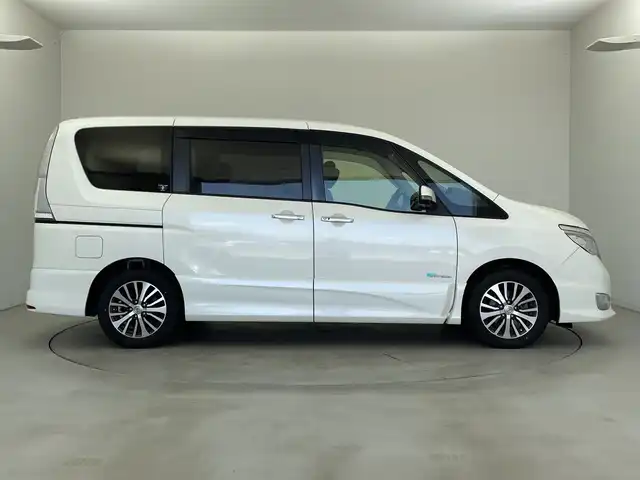 日産 セレナ ハイウェイS S HV Aセーフ 新潟県 2014(平26)年 6万km ブリリアントホワイトパール 衝突被害軽減システム/レーンキープアシスト　/フルセグＴＶ　/クルコン　/純正メモリ　/ドラレコ　/Ｂｌｕｅｔｏｏｔｈ接続　/ＵＳＢ入力端子　/ビルトインＥＴＣ　/純正フロアマット　/両側パワスラ　/純正アルミ　/保証書/取扱説明書