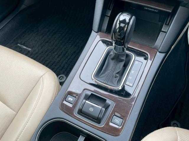 スバル アウトバック リミテッド 岩手県 2015(平27)年 5.1万km プラチナムグレーM 純正ナビ　Ｂｌｕｅｔｏｏｔｈ／ＣＤ／ＤＶＤ　/バックカメラ　/ＢＳＭ　/ＥＴＣ　/サンルーフ　/レーダークルーズコントロール　/電動リアゲート　/アイドリングストップ　/シートメモリー/ヒルスタートアシスト/アイサイト