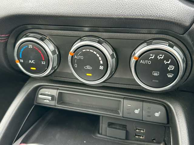マツダ ロードスター ＲＦ S 茨城県 2018(平30)年 4.3万km ソウルレッドクリスタルM 純正マツダコネクトナビ/【DVD/CD/地デジ/Bluetooth】/バックカメラ/セーフテパッケージ/ブラインドスポットモニター/BOSEサウンドシステム/i-stop/トルセンLSD/オートライト/純正ETC/シートヒーター/フットランプ＆イルミネーション/インテリジェントドライブマスター/取扱説明書/保証書