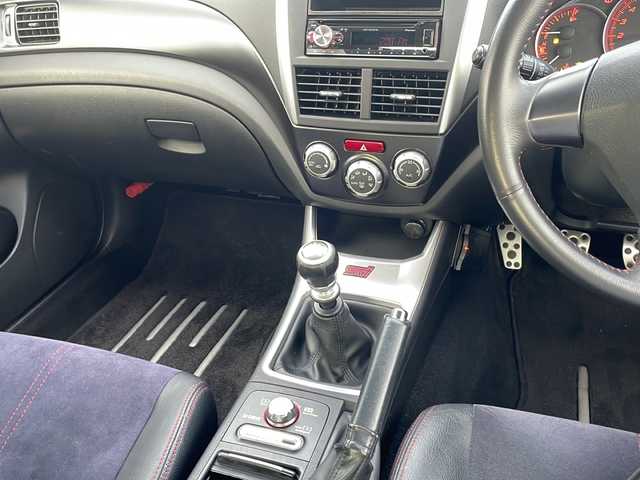 スバル インプレッサ ＷＲＸ STi 青森県 2011(平23)年 9.2万km サテンホワイトパール 4WD・ターボ/社外オーディオ/アルカンターラ/革コンビシート/運転席パワーシート/ETC/前後ドライブレコーダー/純正フロアマット/プッシュスタート/スマートキー/HIDヘッドライト/フォグランプ/OP BBS製純正18インチアルミ