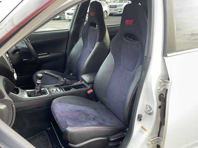 スバル インプレッサ ＷＲＸ STi 青森県 2011(平23)年 9.2万km サテンホワイトパール 4WD・ターボ/社外オーディオ/アルカンターラ/革コンビシート/運転席パワーシート/ETC/前後ドライブレコーダー/純正フロアマット/プッシュスタート/スマートキー/HIDヘッドライト/フォグランプ/OP BBS製純正18インチアルミ