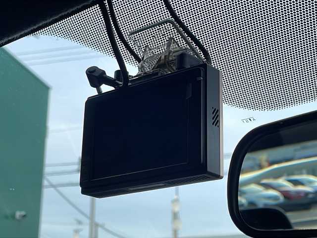 スバル インプレッサ ＷＲＸ STi 青森県 2011(平23)年 9.2万km サテンホワイトパール 4WD・ターボ/社外オーディオ/アルカンターラ/革コンビシート/運転席パワーシート/ETC/前後ドライブレコーダー/純正フロアマット/プッシュスタート/スマートキー/HIDヘッドライト/フォグランプ/OP BBS製純正18インチアルミ