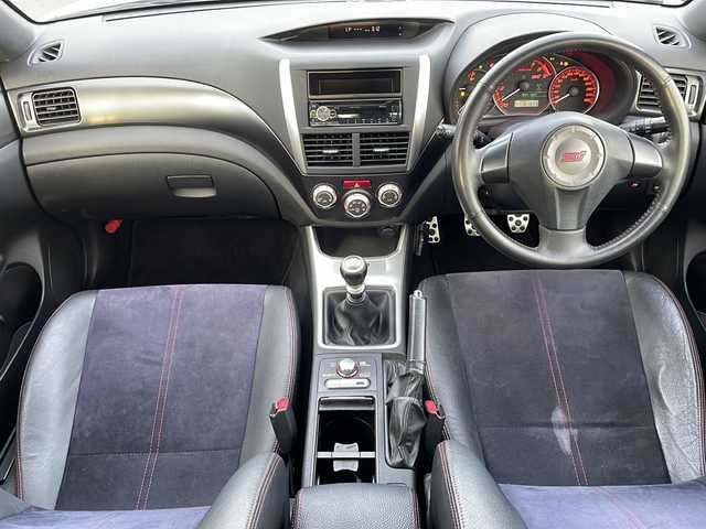 スバル インプレッサ ＷＲＸ STi 青森県 2011(平23)年 9.2万km サテンホワイトパール 4WD・ターボ/社外オーディオ/アルカンターラ/革コンビシート/運転席パワーシート/ETC/前後ドライブレコーダー/純正フロアマット/プッシュスタート/スマートキー/HIDヘッドライト/フォグランプ/OP BBS製純正18インチアルミ