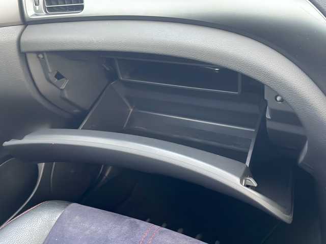 スバル インプレッサ ＷＲＸ STi 青森県 2011(平23)年 9.2万km サテンホワイトパール 4WD・ターボ/社外オーディオ/アルカンターラ/革コンビシート/運転席パワーシート/ETC/前後ドライブレコーダー/純正フロアマット/プッシュスタート/スマートキー/HIDヘッドライト/フォグランプ/OP BBS製純正18インチアルミ